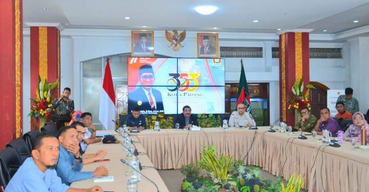 Bahas Peranan Professional Manager, Pejabat Pemko Padang Ikuti Seminar Bersama Prof. Dr. H. Muh. Nur Sadik,
