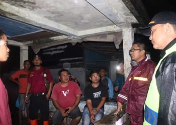 Gerak Cepat Wako Hendri Septa Meninjau Korban Banjir