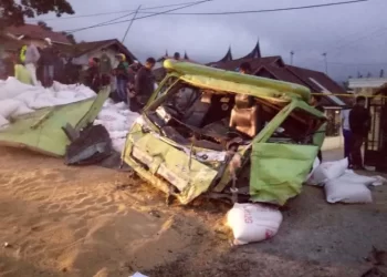 Kecelakaan Beruntun Lintas Padang-Bukittinggi Tewaskan Tiga Orang Dan Libatkan Sembilan Kendaraan