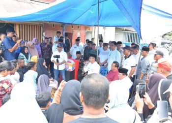 Serahkan Bantuan Kebakaran Di Dadok Tunggul Hitam, Wako Hendri Septa: Semoga Ringankan Beban Para Korban