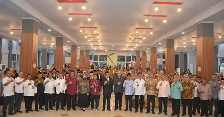 Lantik 90 Kepala Sekolah SD, Wako Hendri Septa Harapkan Peningkatan Kualitas Pendidikan