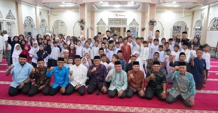 Gelar Shalat Subuh Berjamaah 40 Hari Penuh, Wako Hendri Septa Apresiasi IRMASDA Kota Padang