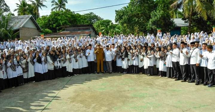 Jadi Pembina Upacara Di MAN 3 Padang, Wako Hendri Septa Sampaikan Hal Ini!