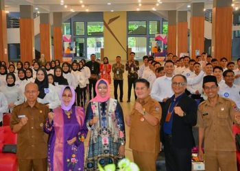 Ketua Dekranasda Ny. Genny Hendri Septa Buka Ajang Pemilihan Uda Uni Kota Padang 2023