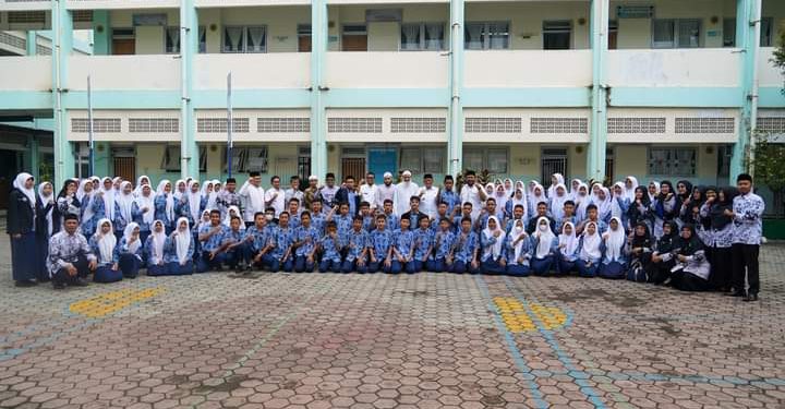 Ciptakan Program Wajib Hafal Satu Juz Al-Qur’an, Syaikh Abdurrahman Puji Wako Hendri Septa