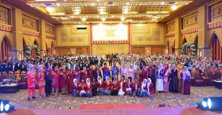 Lepas Siswa Kelas XII SMA Pertiwi 1 Padang, Wako Hendri Septa Berpesan Jaga Nama Baik Sekolah