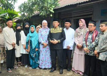 Gulirkan Program SEMATA Jilid 3, Wako Hendri Septa Kembali Bahagiakan Keluarga Kurang Mampu Di Padang