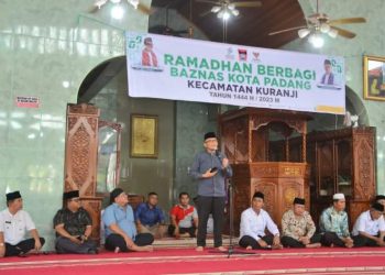 Ramadan Berbagi Terus Berlanjut, Wako Hendri Septa Serahkan Paket Sembako bagi 1.180 Mustahik Di Kuranji