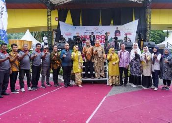 Ditutup Resmi Wagub Sumbar Audy Joinaldy, Wako Hendri Septa Bersyukur Festival Muaro Padang Berlangsung Meriah