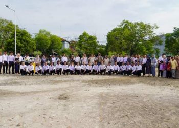 Ikuti Seleksi Komcad TNI, Wako Hendri Septa Lepas 37 Personil Satpol PP Padang