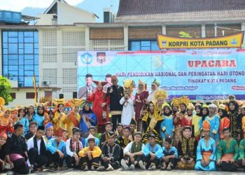 Pemko Padang Peringati Hardiknas Dan Otoda Ke-27, Wako Hendri Septa: Mari Kita Semarakkan Merdeka Belajar Dan Bersama Majukan Otonomi Daerah!