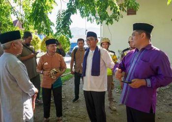 Sembelih Hewan Kurban Di Masjid Ukhuwah Balaikota Padang Wako Hendri Septa ; Jumlah Hewan Kurban Di Kota Padang Terus Meningkat