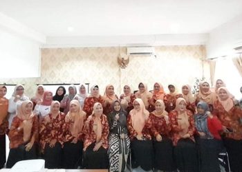 Tingkatkan Kinerja Pelaporan, DWP Kota Padang Gelar Pelatihan E-Reporting