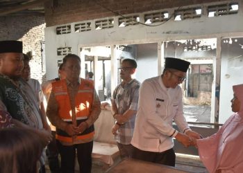 Serahkan Bantuan Kebakaran Di Lubeg Wako Hendri Septa: Semoga Ringankan Beban Para Korban!